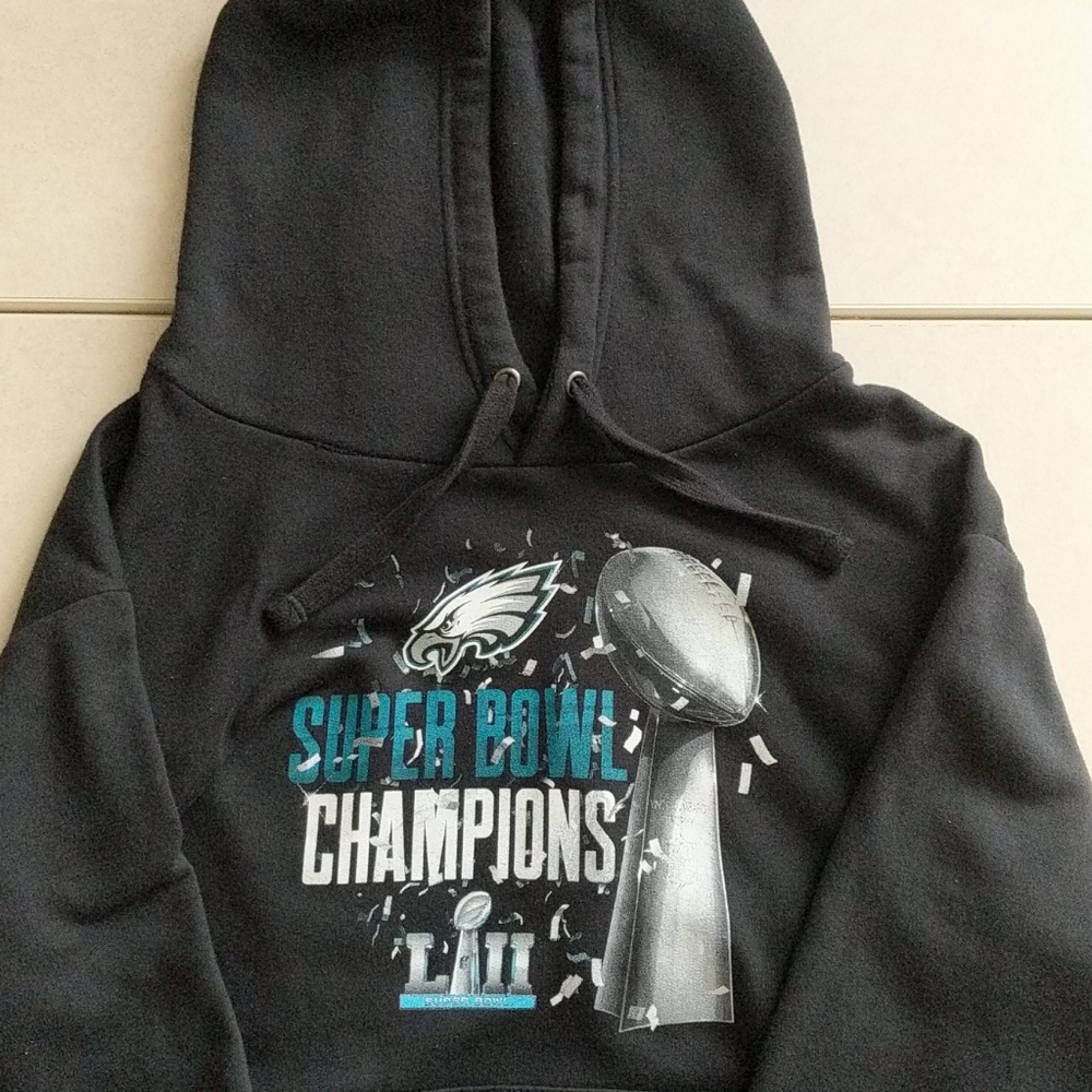 EAGLES Super bowl trophy sweatshirt.